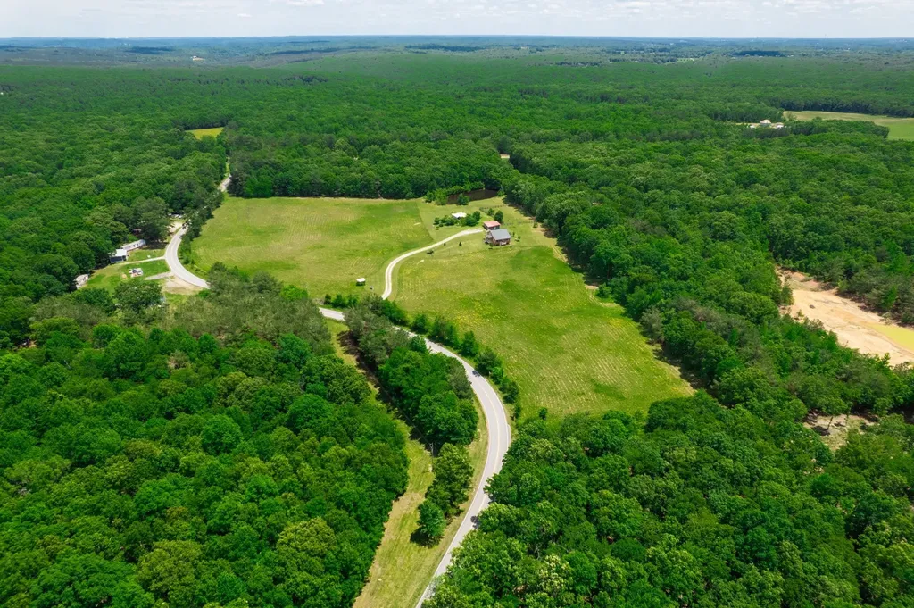 802 Drake Lane Summertown TN 38483