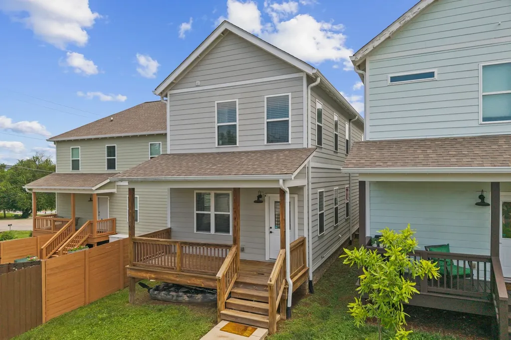 2213B 11th Ave, N Nashville TN 37208