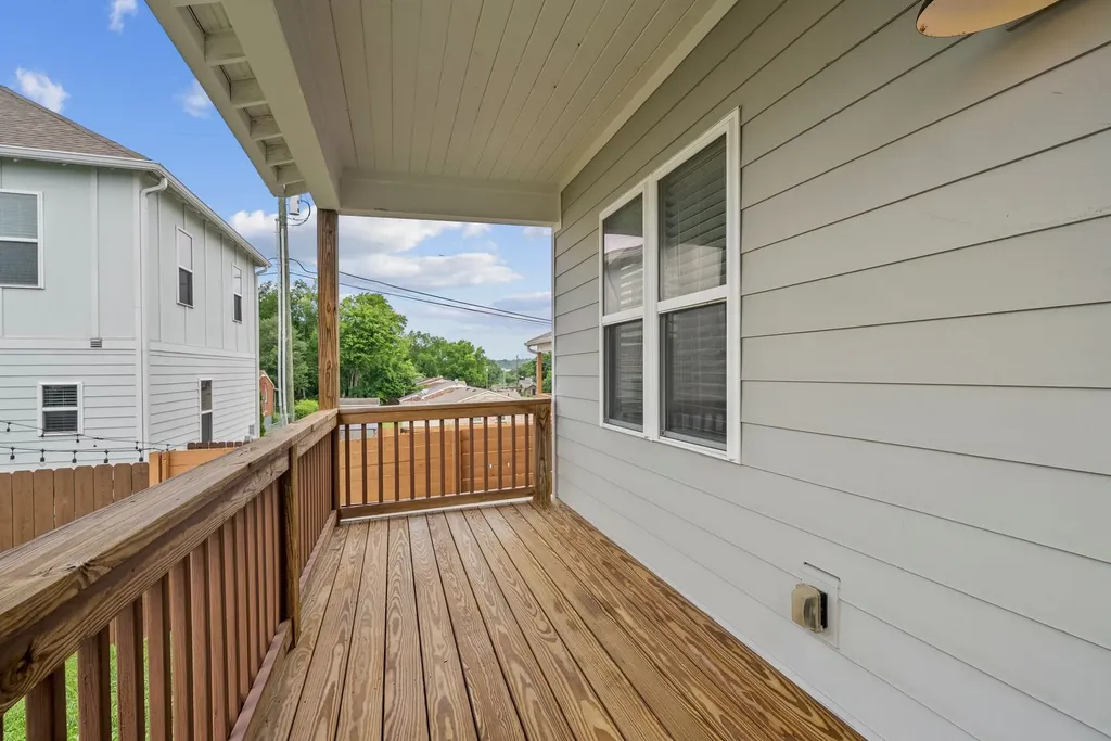 2213B 11th Ave, N Nashville TN 37208