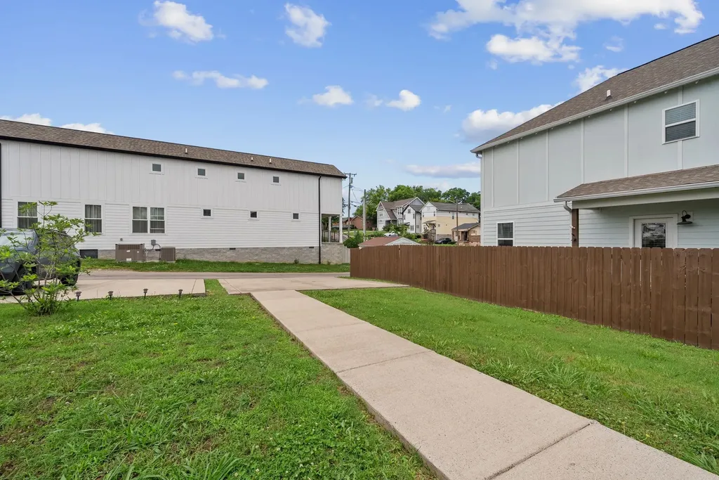 2213B 11th Ave, N Nashville TN 37208