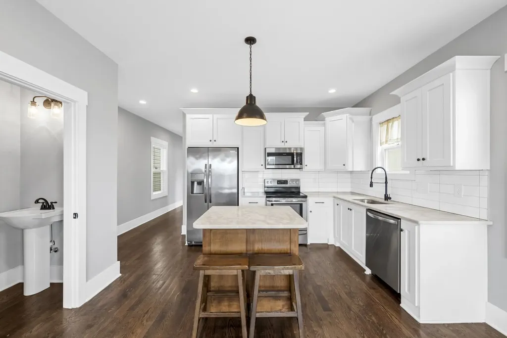 2213B 11th Ave, N Nashville TN 37208