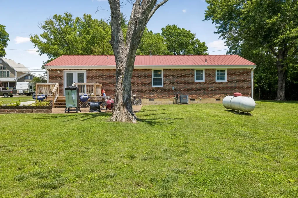 1105 Goose Bay Road Ashland City TN 37015