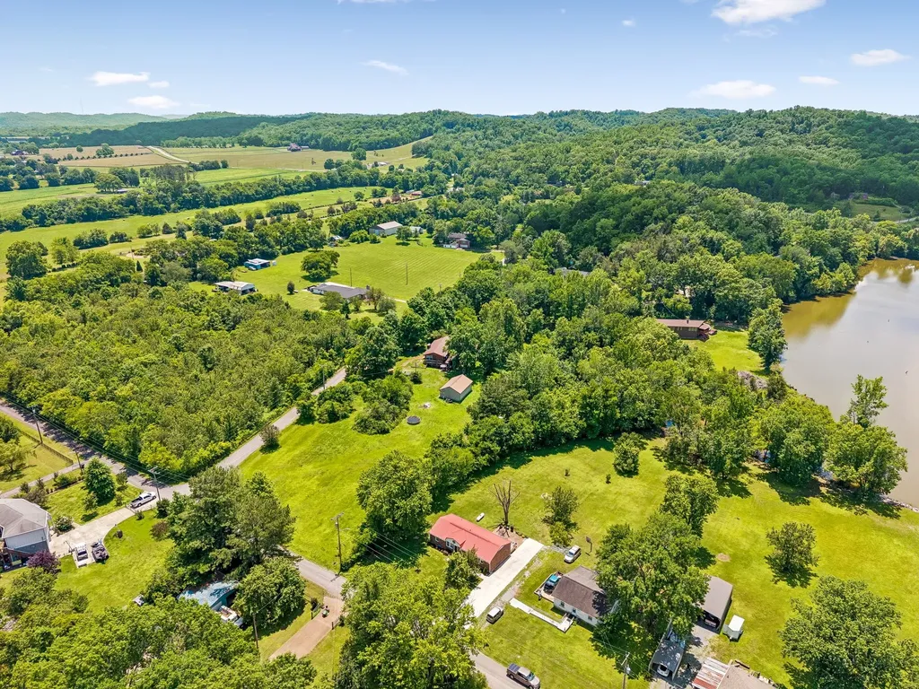 1105 Goose Bay Road Ashland City TN 37015