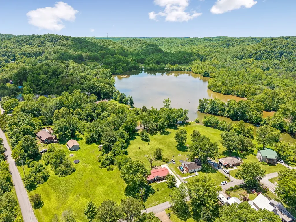 1105 Goose Bay Road Ashland City TN 37015