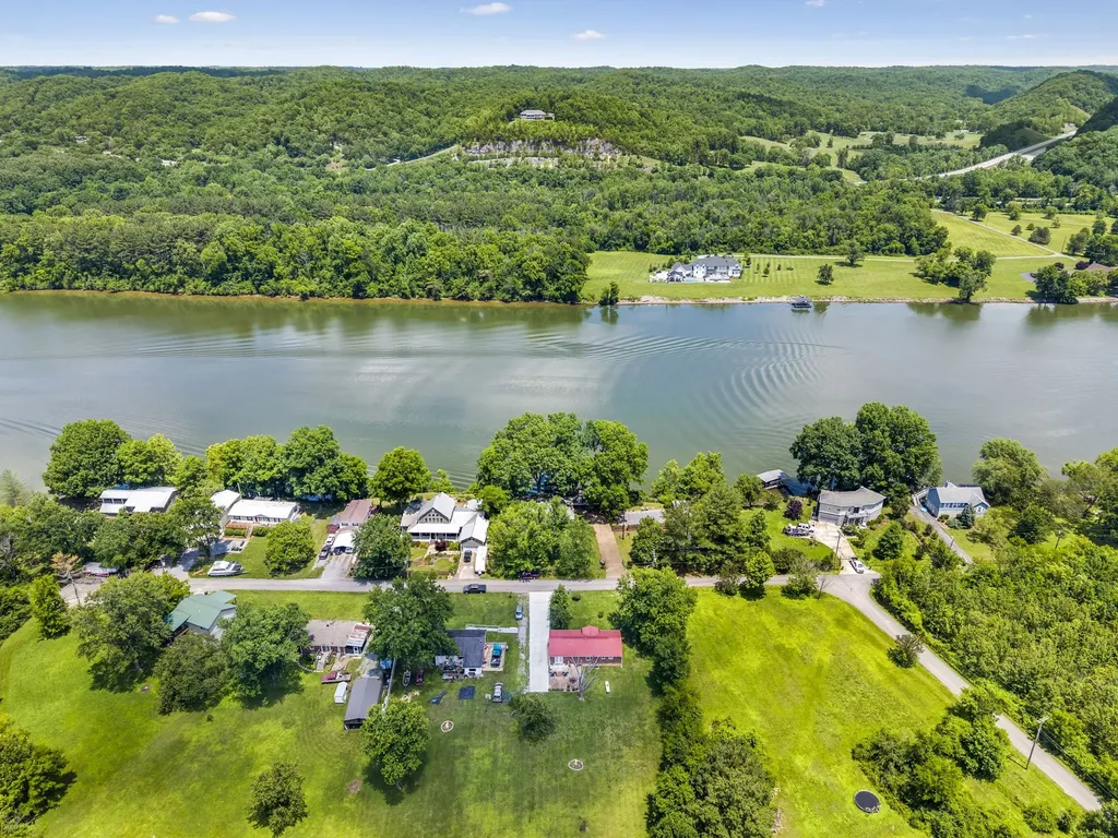 1105 Goose Bay Road Ashland City TN 37015