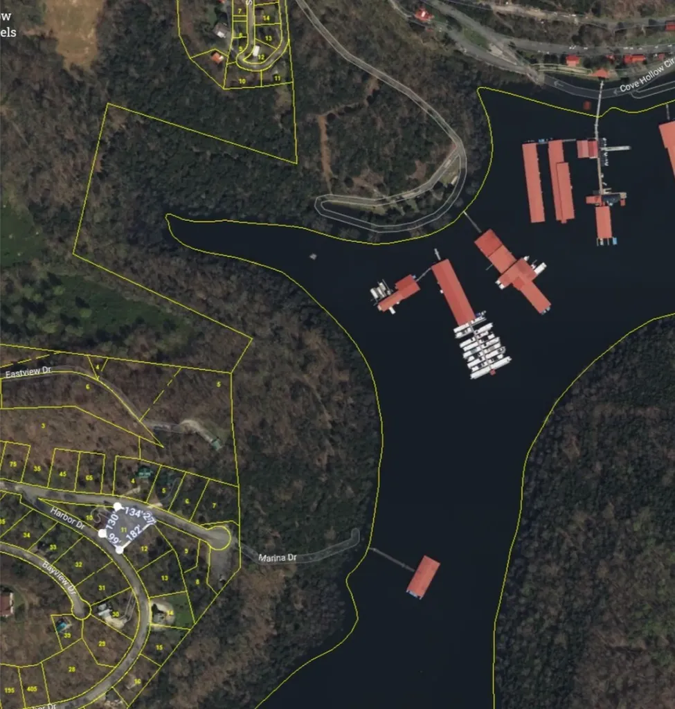 11 Bay Drive Lancaster TN 38569