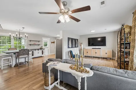 6782 Woodbury Pike Murfreesboro TN 37127