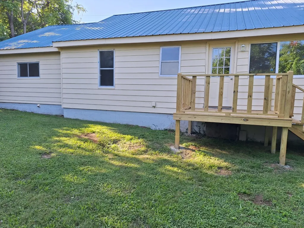 205 Harrill Street Madisonville TN 37354