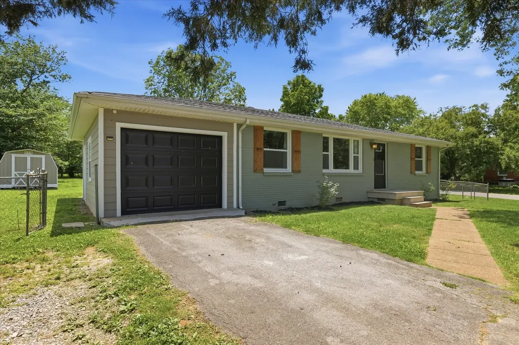 37 Hillsboro Road Clarksville TN 37042
