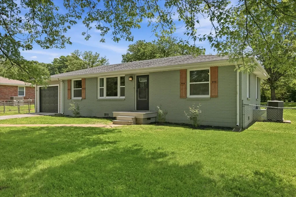 37 Hillsboro Road Clarksville TN 37042