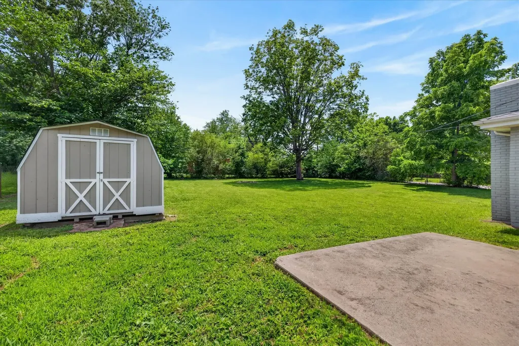 37 Hillsboro Road Clarksville TN 37042