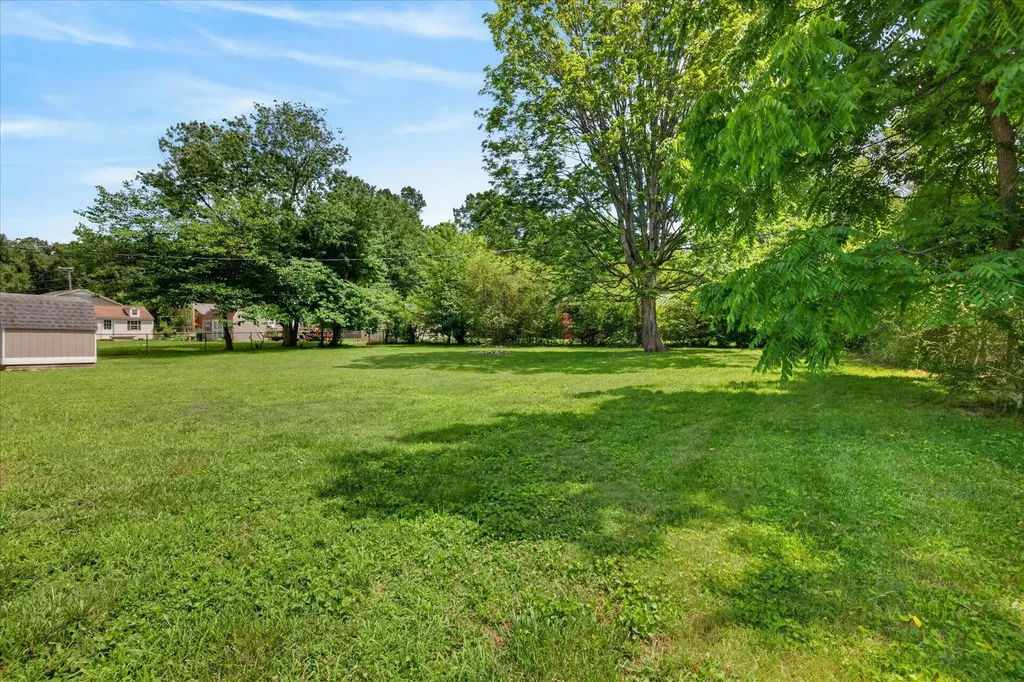 37 Hillsboro Road Clarksville TN 37042