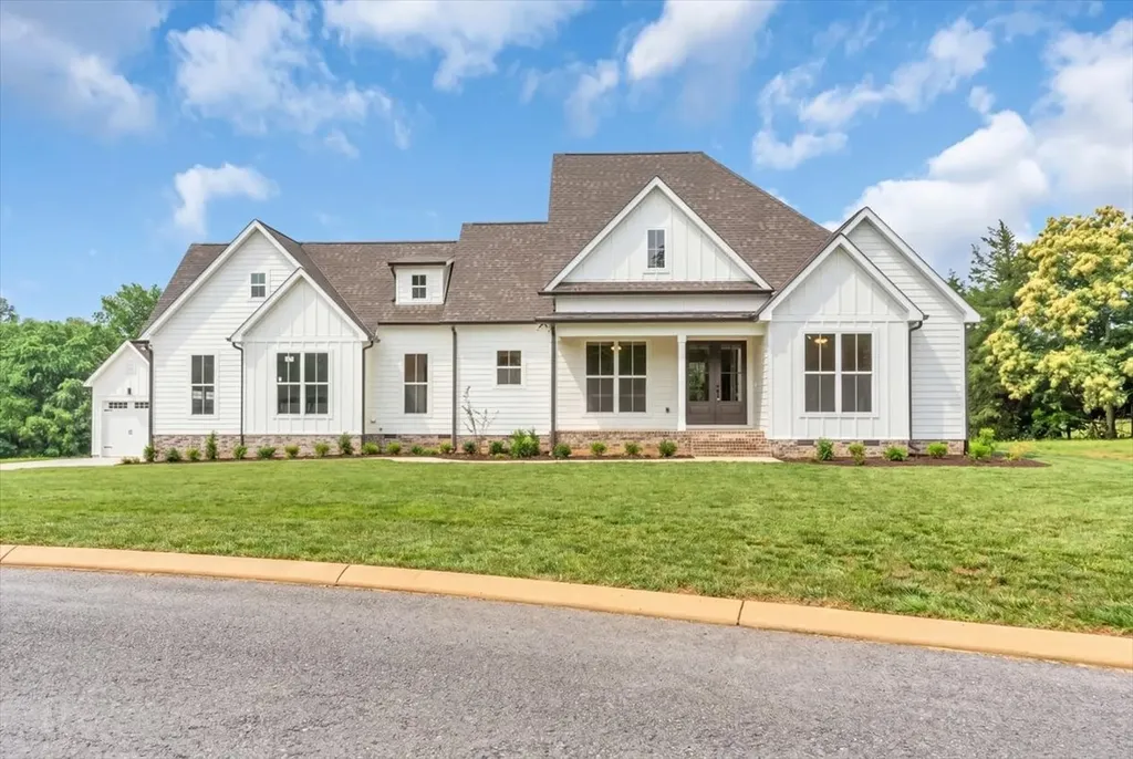 74 Summer Lake Court Winchester TN 37398