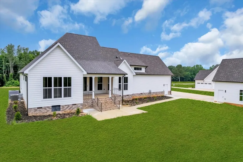 74 Summer Lake Court Winchester TN 37398