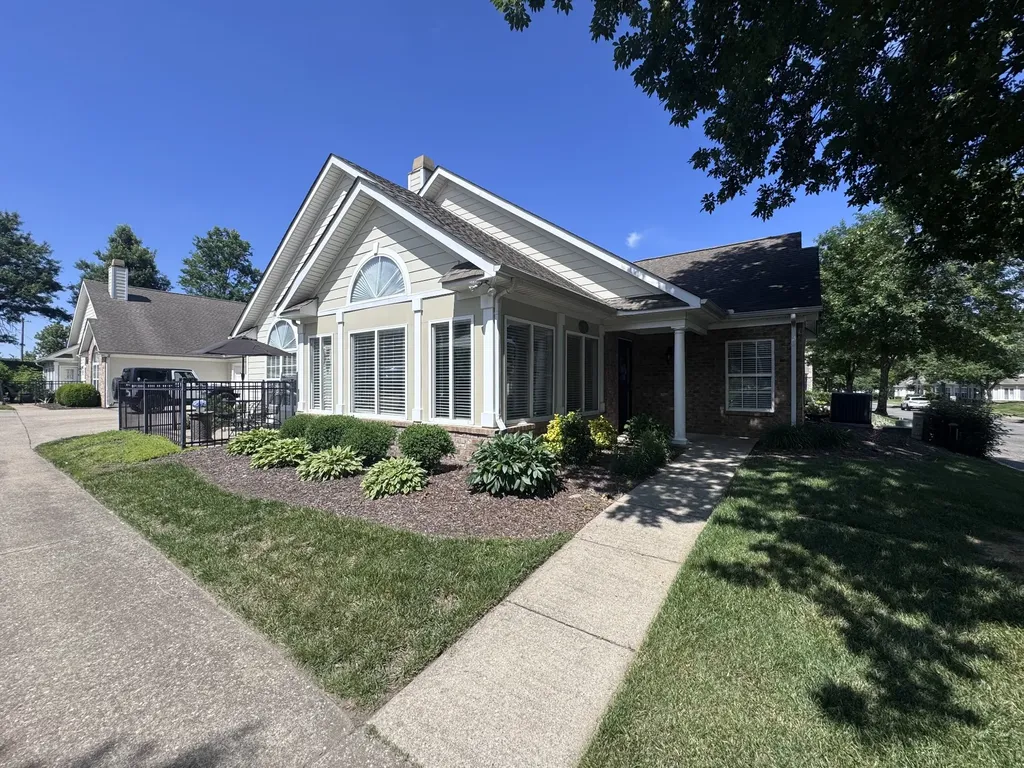 825 Browns Lane Gallatin TN 37066