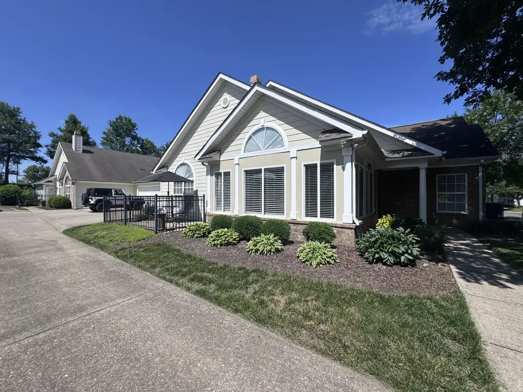 825 Browns Lane Gallatin TN 37066