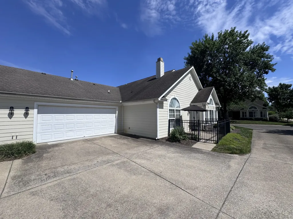 825 Browns Lane Gallatin TN 37066