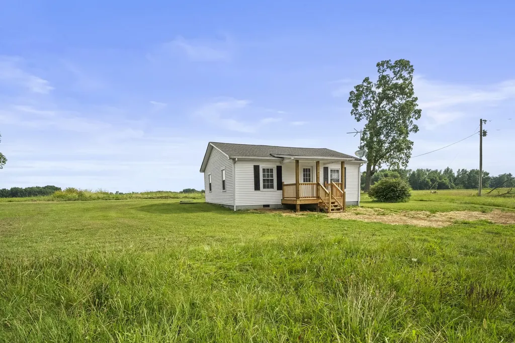 7230 Highway 49, E Springfield TN 37172