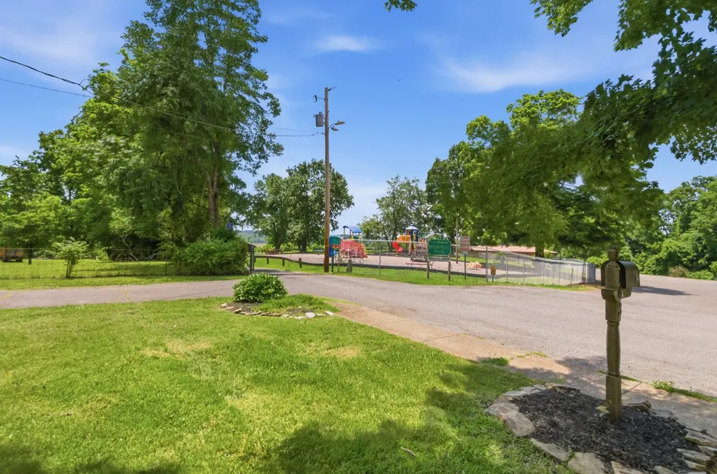 103 Barnwell Avenue Centerville TN 37033