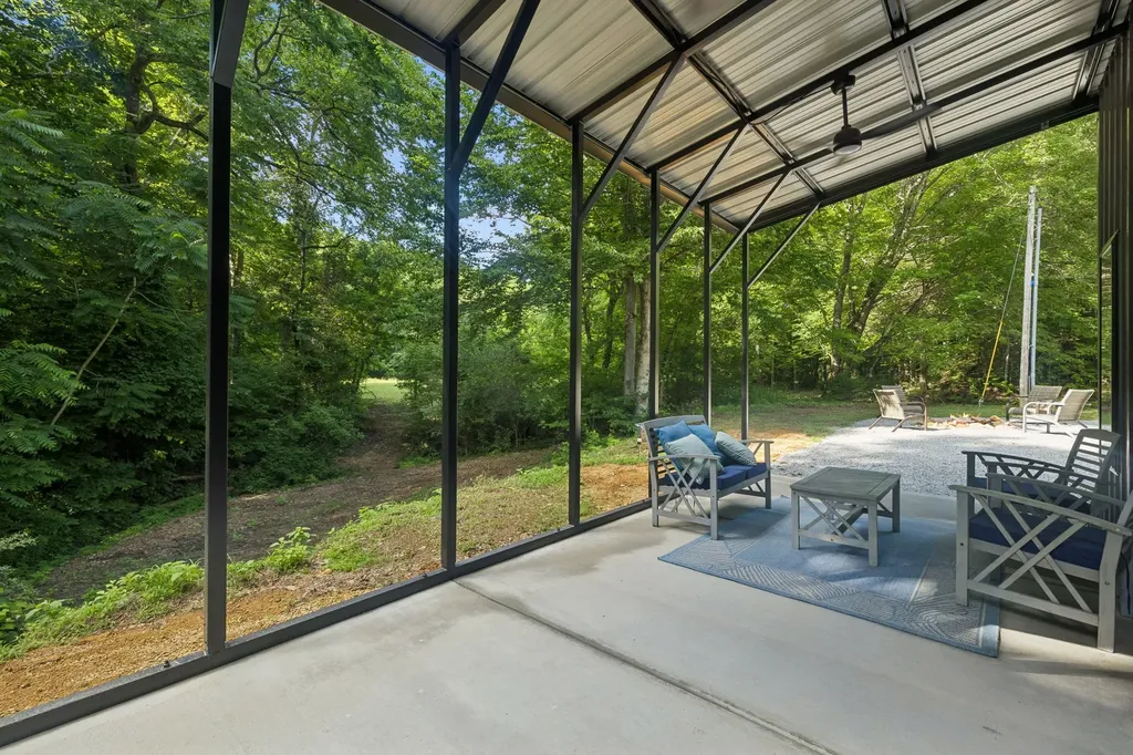1343 Chalk Hollow Lane Waverly TN 37185