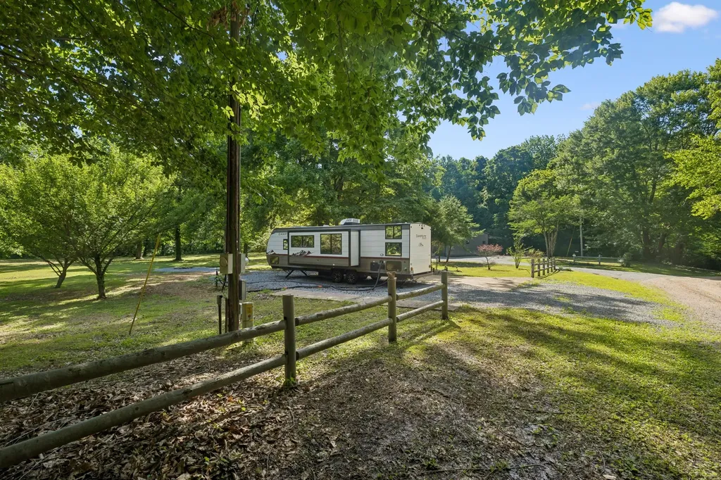 1343 Chalk Hollow Lane Waverly TN 37185