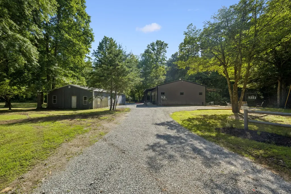 1343 Chalk Hollow Lane Waverly TN 37185