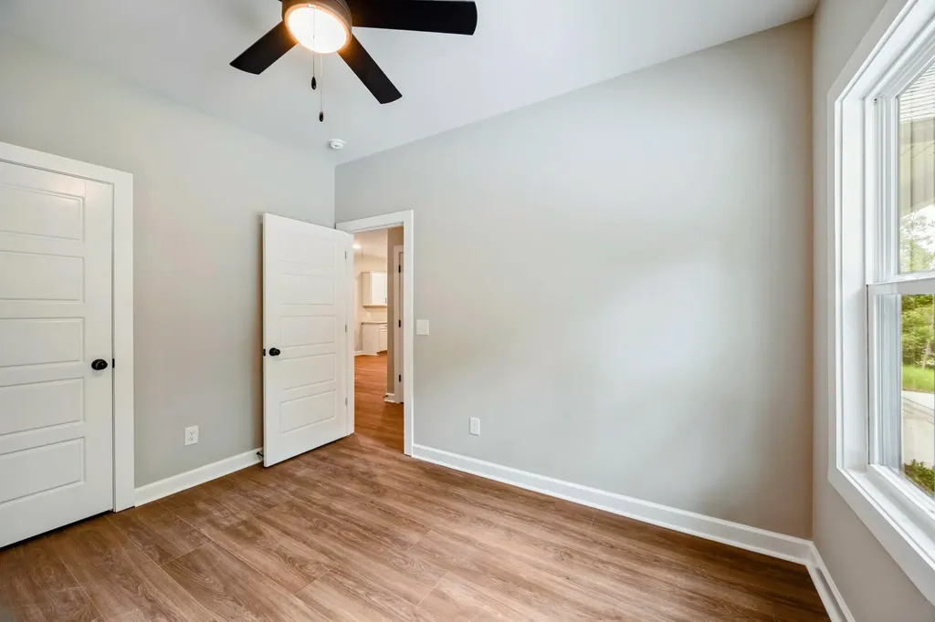 352 Pulley Street Erin TN 37061