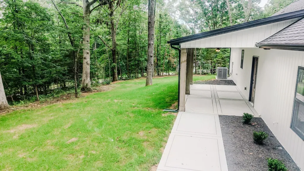 352 Pulley Street Erin TN 37061