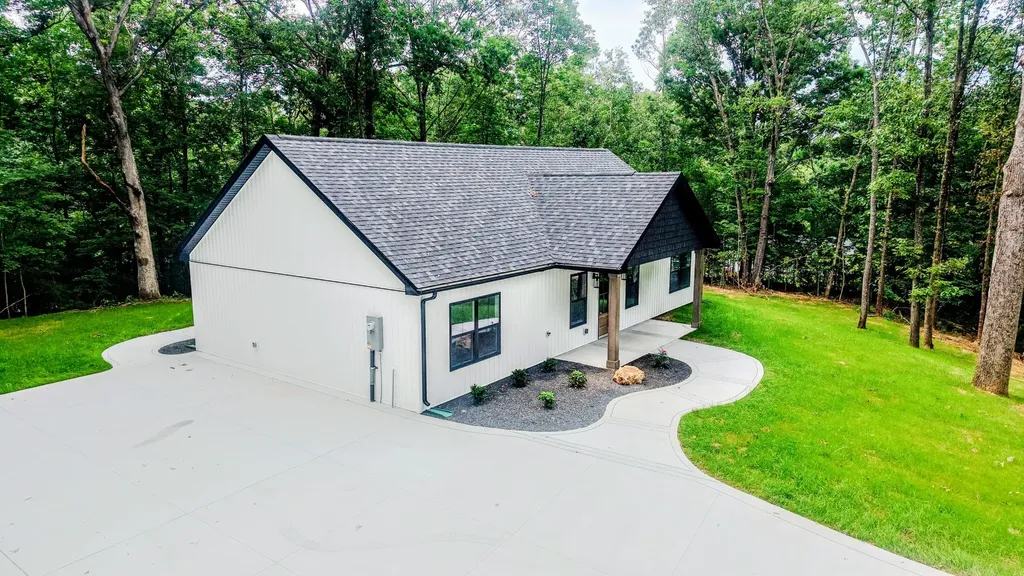 352 Pulley Street Erin TN 37061