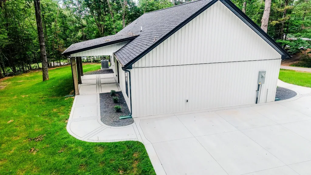 352 Pulley Street Erin TN 37061