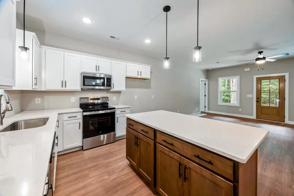 352 Pulley Street Erin TN 37061