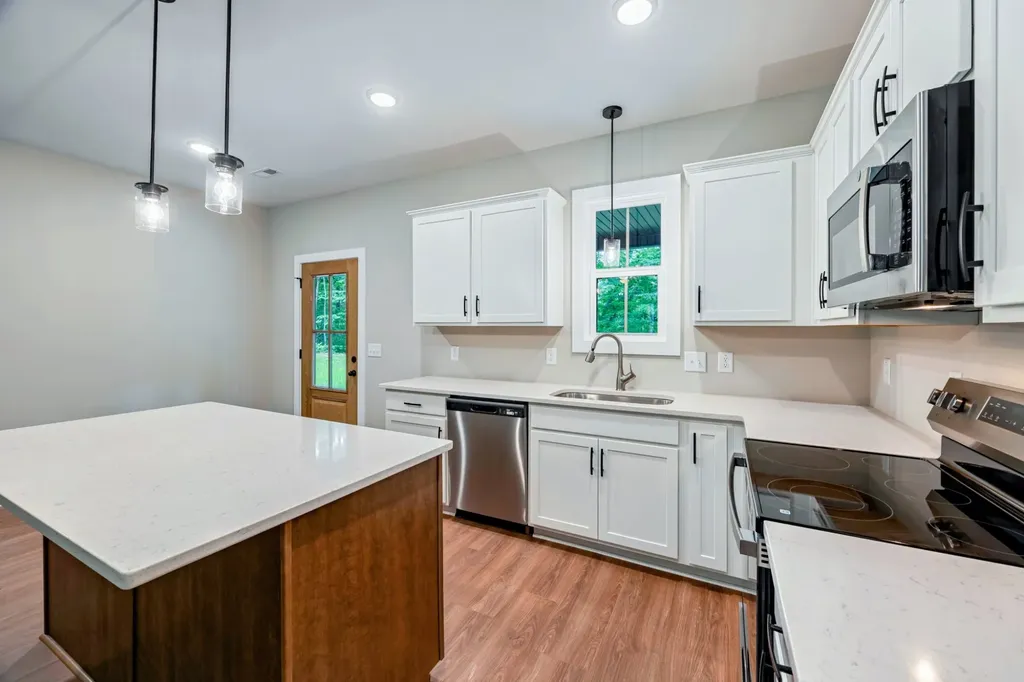 352 Pulley Street Erin TN 37061