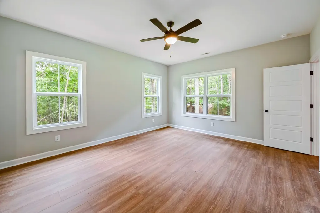 352 Pulley Street Erin TN 37061