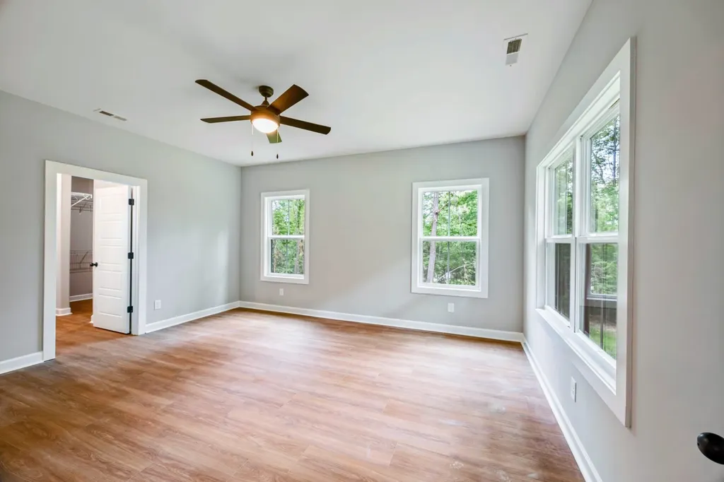 352 Pulley Street Erin TN 37061