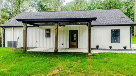 352 Pulley Street Erin TN 37061