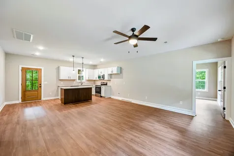 352 Pulley Street Erin TN 37061