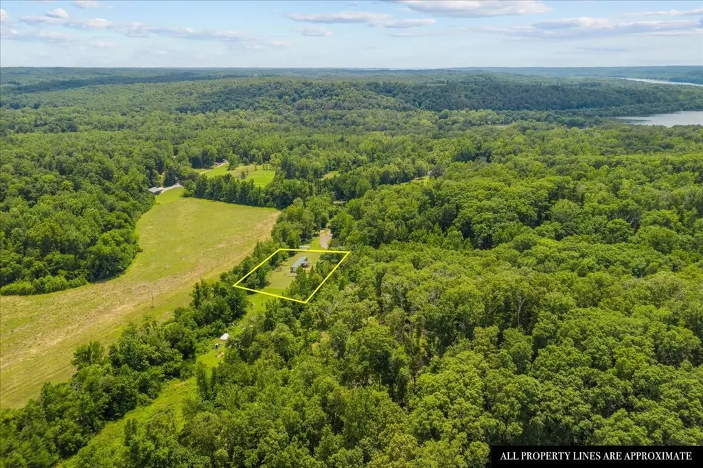 2900 Jack Branch Road Waverly TN 37185