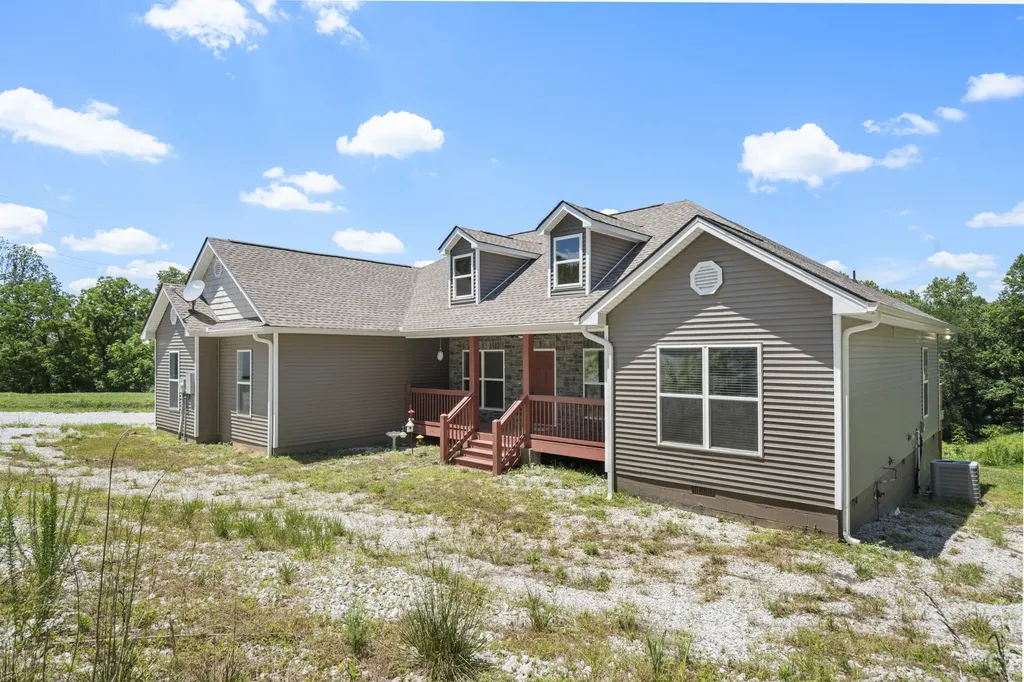 694 Nels Adams Road Dickson TN 37055