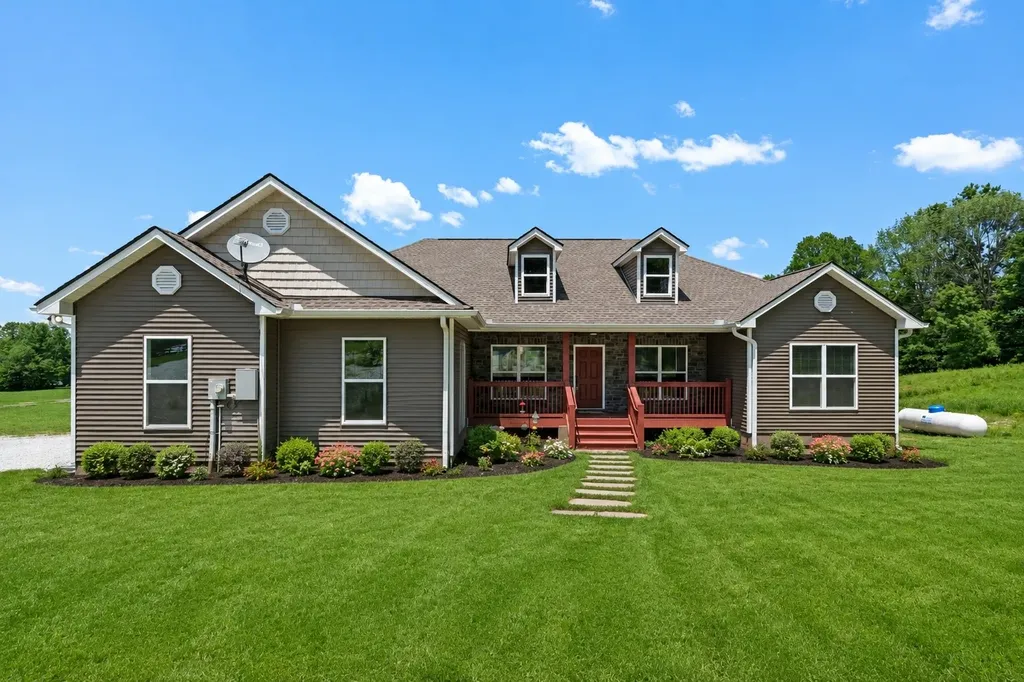 694 Nels Adams Road Dickson TN 37055