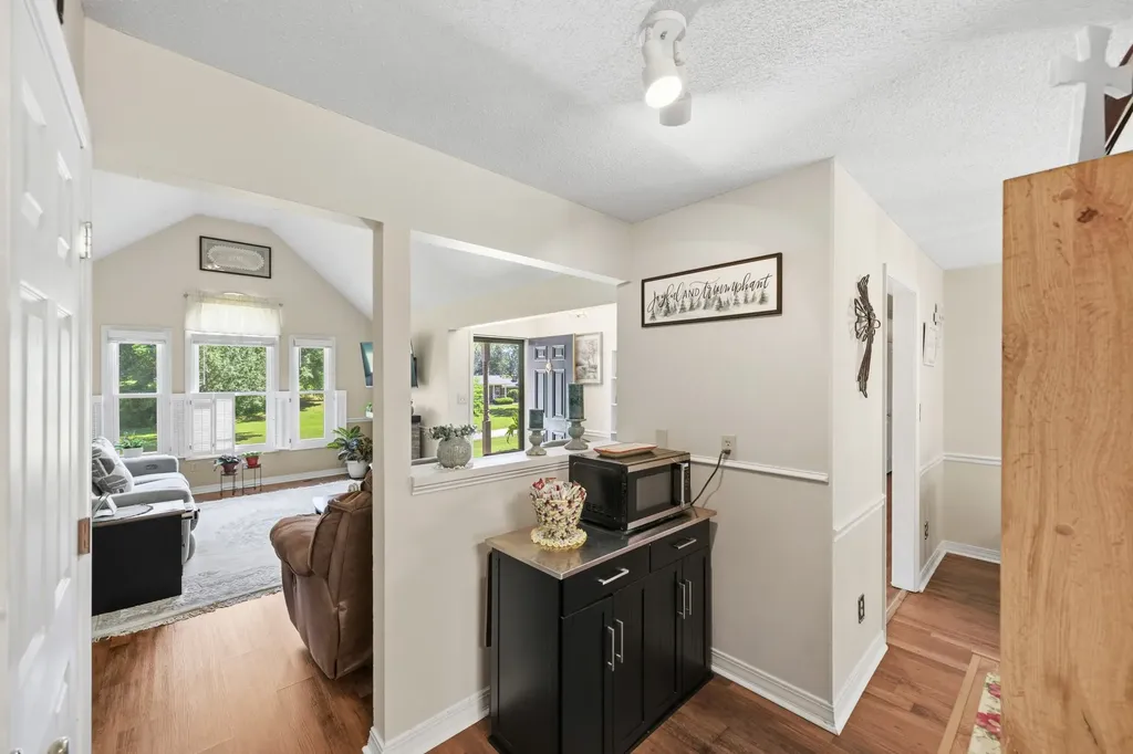 33 Hillview Drive Hollow Rock TN 38342