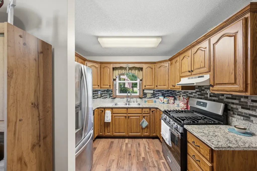 33 Hillview Drive Hollow Rock TN 38342