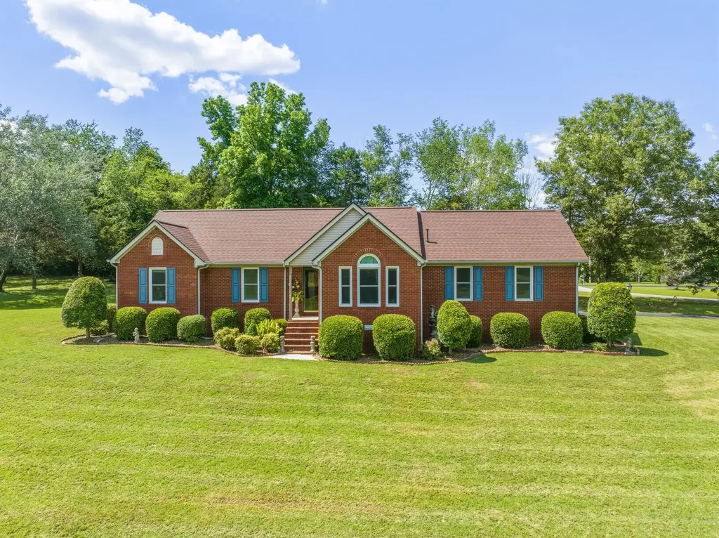 33 Hillview Drive Hollow Rock TN 38342