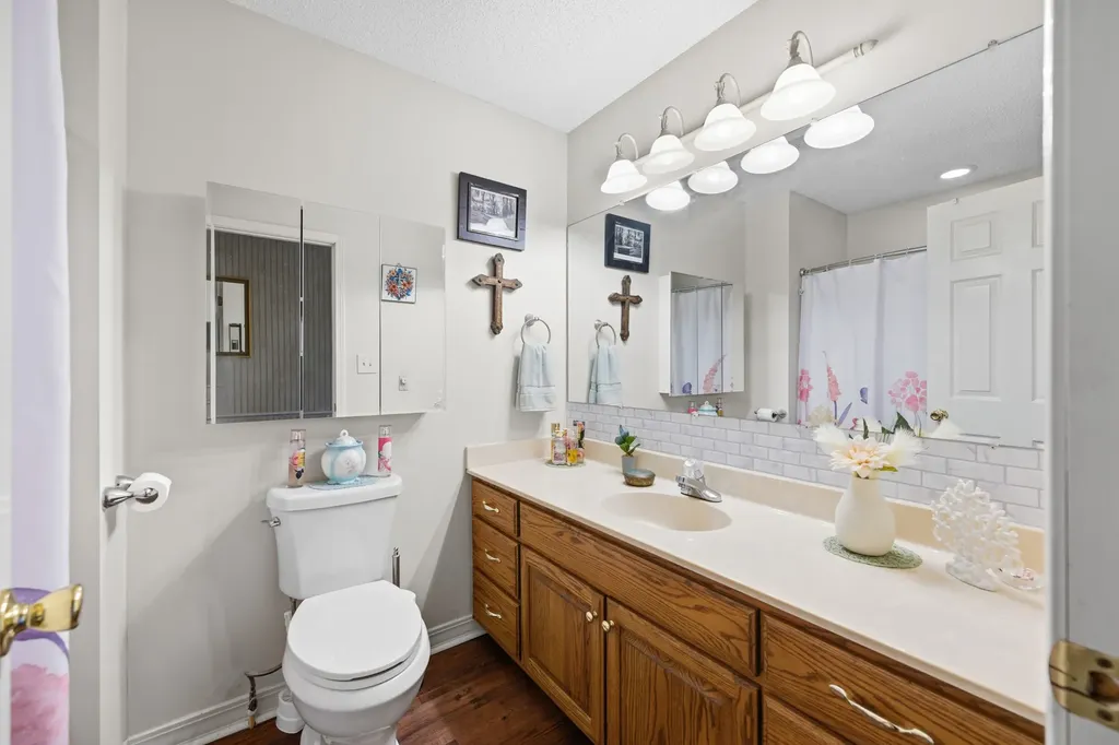 33 Hillview Drive Hollow Rock TN 38342