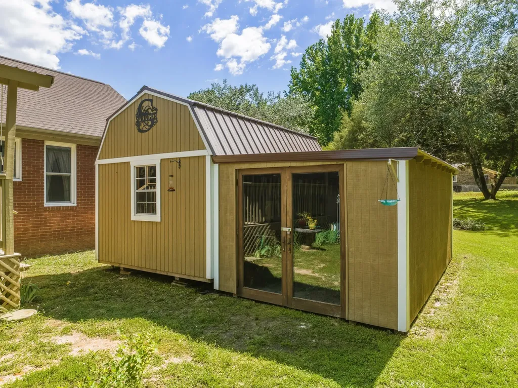 33 Hillview Drive Hollow Rock TN 38342