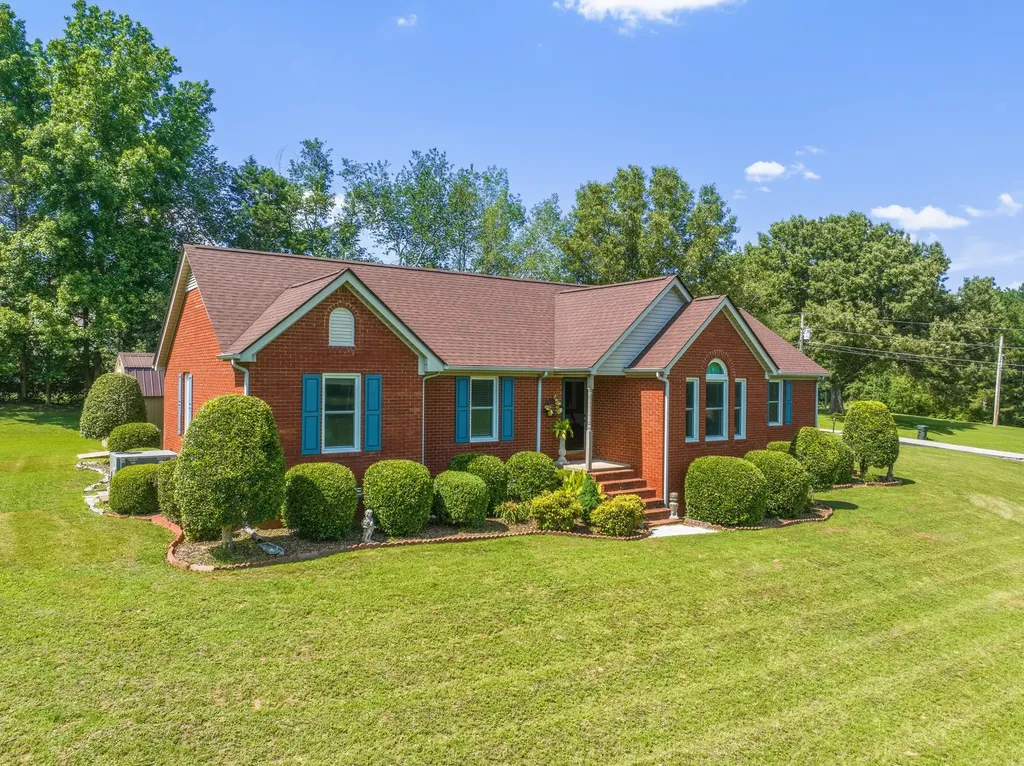 33 Hillview Drive Hollow Rock TN 38342