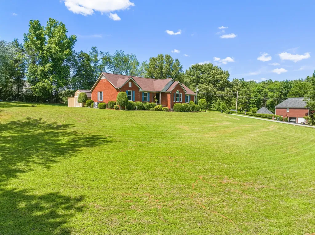 33 Hillview Drive Hollow Rock TN 38342