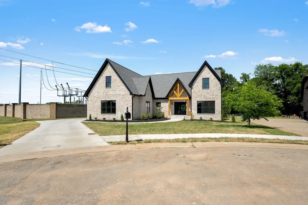 2338 Thad Court Murfreesboro TN 37128