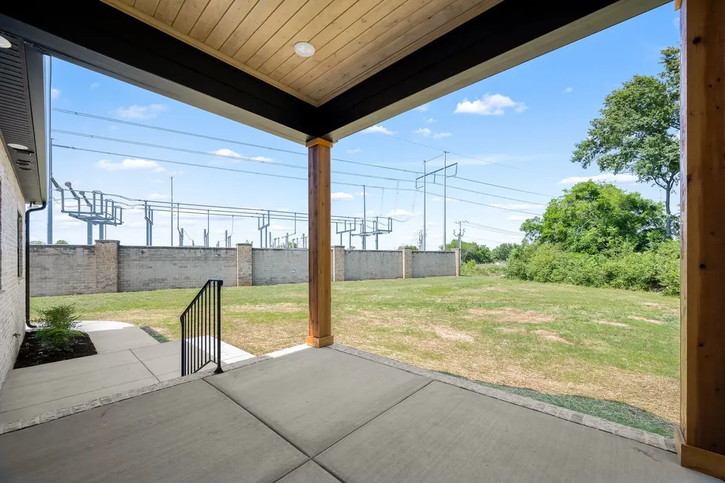 2338 Thad Court Murfreesboro TN 37128
