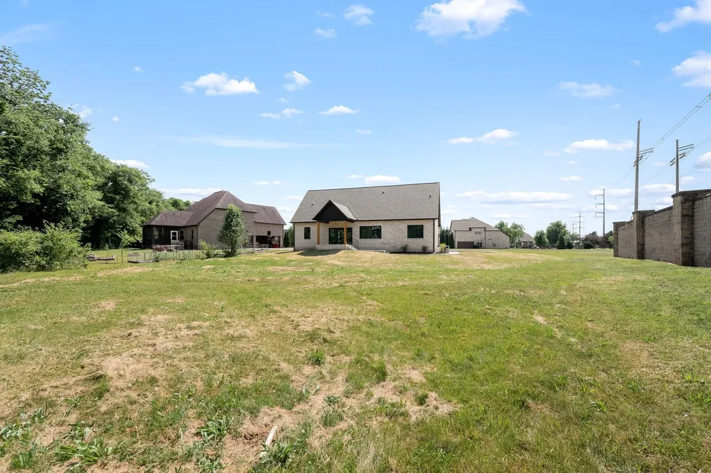 2338 Thad Court Murfreesboro TN 37128