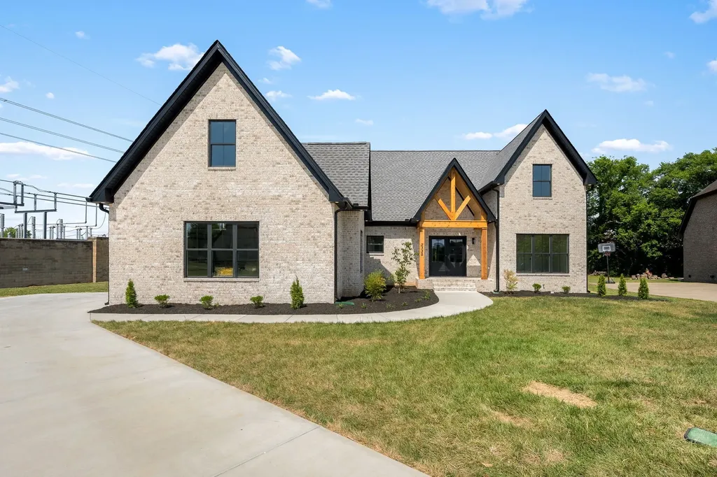 2338 Thad Court Murfreesboro TN 37128